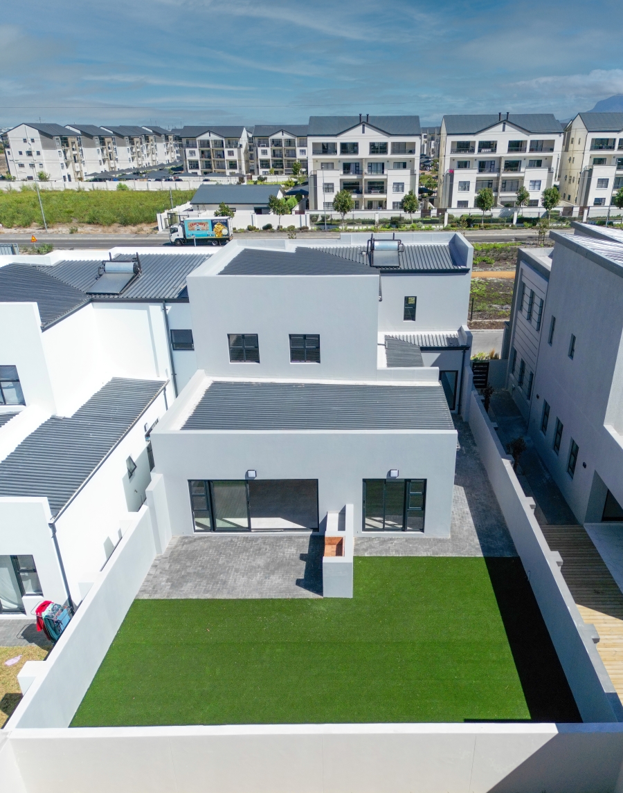 4 Bedroom Property for Sale in Sandown Western Cape
